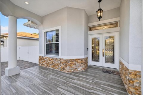 Casa en venta en Tampa, Florida, 3 dormitorios, 190.26 m2 № 2233055 - foto 8