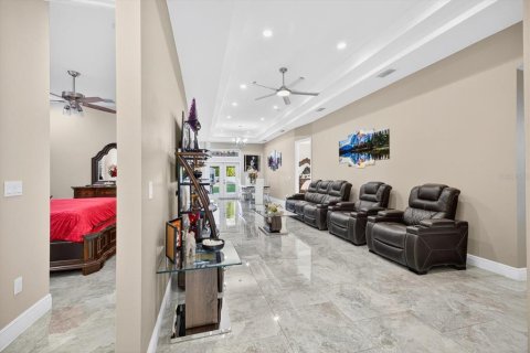 Casa en venta en Tampa, Florida, 3 dormitorios, 190.26 m2 № 2233055 - foto 11