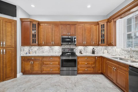 Casa en venta en Tampa, Florida, 3 dormitorios, 190.26 m2 № 2233055 - foto 18