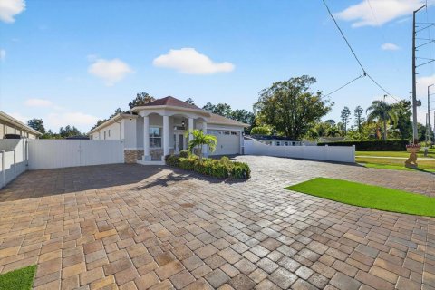Casa en venta en Tampa, Florida, 3 dormitorios, 190.26 m2 № 2233055 - foto 5