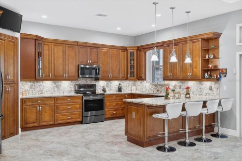 Casa en venta en Tampa, Florida, 3 dormitorios, 190.26 m2 № 2233055 - foto 16