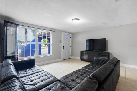 Casa en venta en New Port Richey, Florida, 4 dormitorios, 221.94 m2 № 1364670 - foto 3