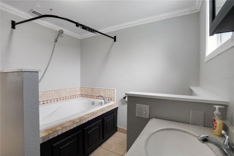 Casa en venta en New Port Richey, Florida, 4 dormitorios, 221.94 m2 № 1364670 - foto 17