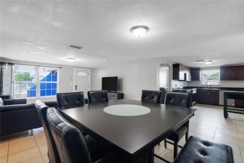 Casa en venta en New Port Richey, Florida, 4 dormitorios, 221.94 m2 № 1364670 - foto 2