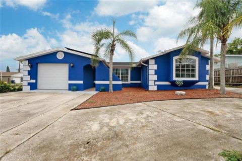 Casa en venta en New Port Richey, Florida, 4 dormitorios, 221.94 m2 № 1364670 - foto 1