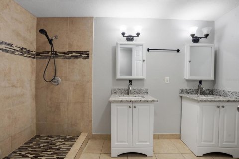 Casa en venta en New Port Richey, Florida, 4 dormitorios, 221.94 m2 № 1364670 - foto 14