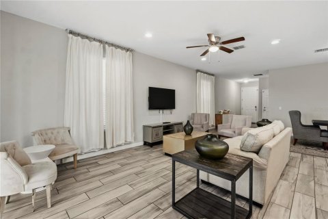 Villa ou maison à vendre à Davenport, Floride: 4 chambres, 224.82 m2 № 2149410 - photo 10