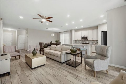 Villa ou maison à vendre à Davenport, Floride: 4 chambres, 224.82 m2 № 2149410 - photo 5