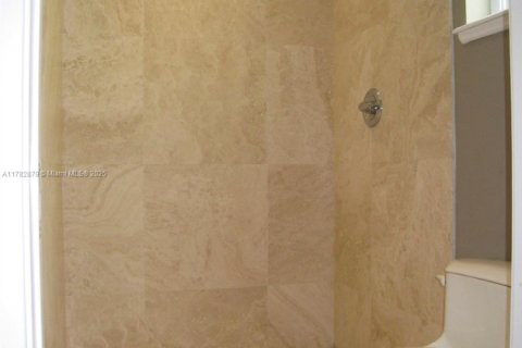 House in Pinecrest, Florida 4 bedrooms № 1699221 - photo 14