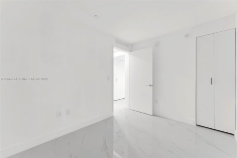 Condo in Miami, Florida, 2 bedrooms  № 1839599 - photo 28