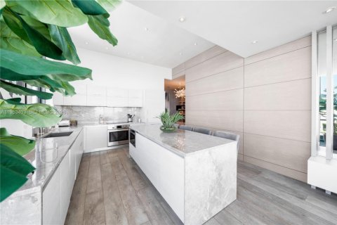 Condominio en venta en Miami, Florida, 4 dormitorios, 186.73 m2 № 2008941 - foto 15
