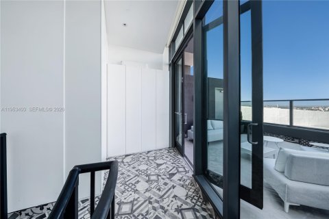 Condominio en venta en Miami, Florida, 4 dormitorios, 186.73 m2 № 2008941 - foto 30