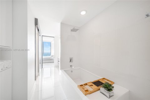 Condominio en venta en Miami, Florida, 4 dormitorios, 186.73 m2 № 2008941 - foto 18