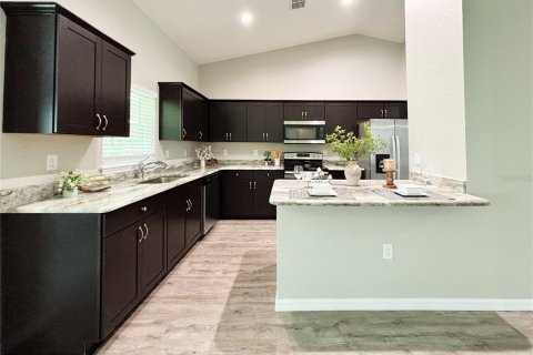 Купить виллу или дом в Даннеллон, Флорида 8 комнат, 164.07м2, № 1825311 - фото 14