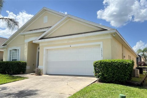 House in Clermont, Florida 4 bedrooms, 180.42 sq.m. № 2207896 - photo 6