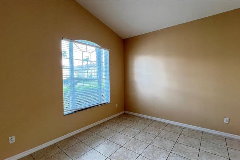 House in Clermont, Florida 4 bedrooms, 180.42 sq.m. № 2207896 - photo 7