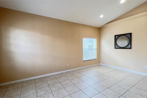House in Clermont, Florida 4 bedrooms, 180.42 sq.m. № 2207896 - photo 12