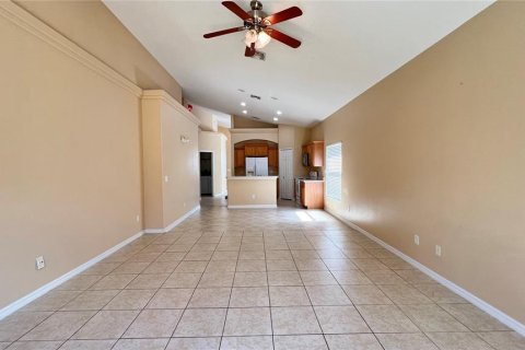 House in Clermont, Florida 4 bedrooms, 180.42 sq.m. № 2207896 - photo 23