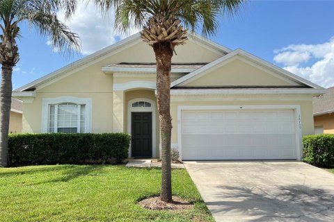 House in Clermont, Florida 4 bedrooms, 180.42 sq.m. № 2207896