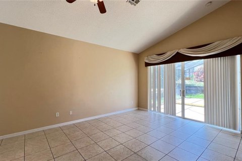 House in Clermont, Florida 4 bedrooms, 180.42 sq.m. № 2207896 - photo 24
