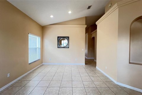 House in Clermont, Florida 4 bedrooms, 180.42 sq.m. № 2207896 - photo 11