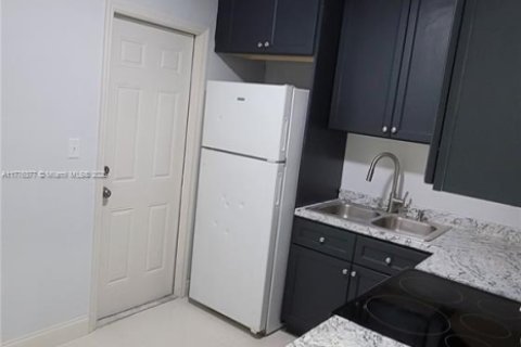 Propiedad comercial en venta en Miami, Florida, 159.7 m2 № 1868244 - foto 10