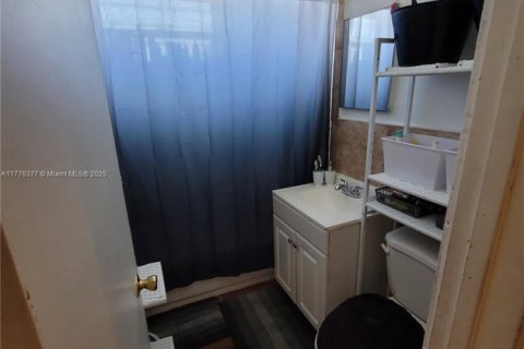 Propiedad comercial en venta en Miami, Florida, 159.7 m2 № 1868244 - foto 18