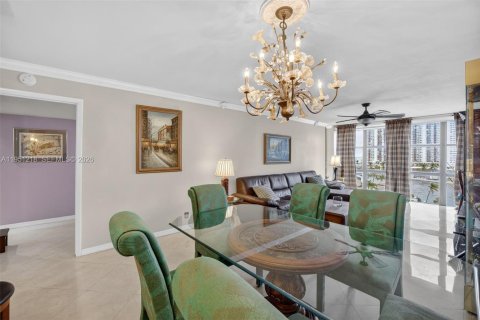 Condominio en venta en Hallandale Beach, Florida, 1 dormitorio, 85.01 m2 № 2006651 - foto 10