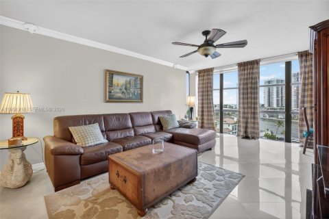 Condominio en venta en Hallandale Beach, Florida, 1 dormitorio, 85.01 m2 № 2006651 - foto 12