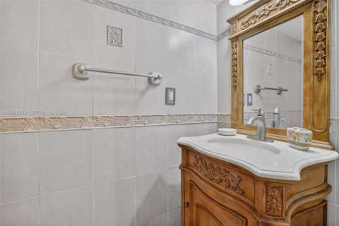 Condominio en venta en Hallandale Beach, Florida, 1 dormitorio, 85.01 m2 № 2006651 - foto 29