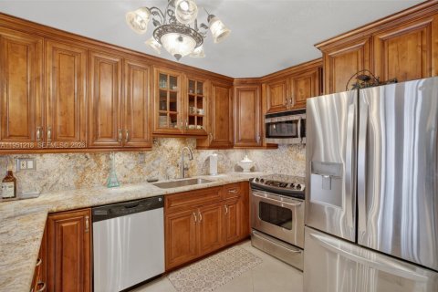 Condominio en venta en Hallandale Beach, Florida, 1 dormitorio, 85.01 m2 № 2006651 - foto 20