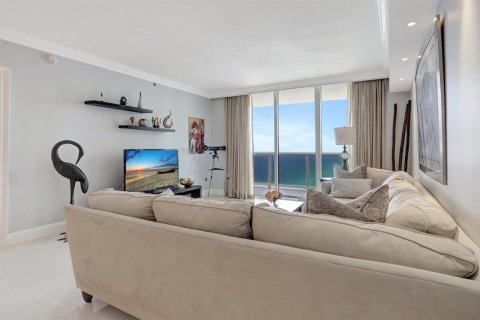 Copropriété à louer à Hallandale Beach, Floride: 3 chambres, 161 m2 № 2386831 - photo 2
