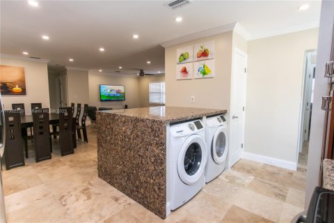 Снять в аренду виллу или дом в Дания-Бич, Флорида 5 спален, 185.8м2, № 1980587 - фото 10