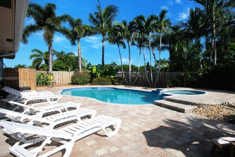 Снять в аренду виллу или дом в Дания-Бич, Флорида 5 спален, 185.8м2, № 1980587 - фото 3