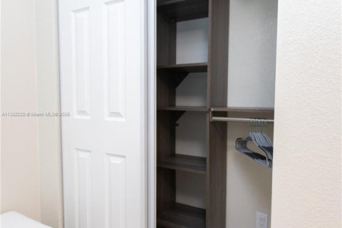 Снять в аренду виллу или дом в Дания-Бич, Флорида 5 спален, 185.8м2, № 1980587 - фото 19