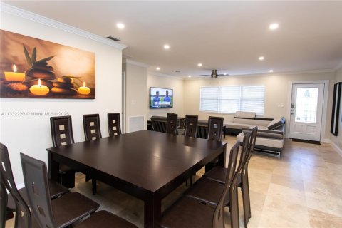 Снять в аренду виллу или дом в Дания-Бич, Флорида 5 спален, 185.8м2, № 1980587 - фото 9