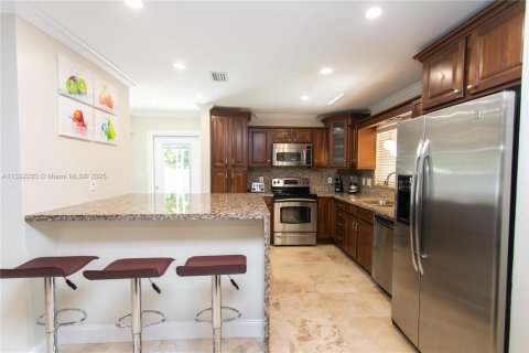 Снять в аренду виллу или дом в Дания-Бич, Флорида 5 спален, 185.8м2, № 1980587 - фото 8