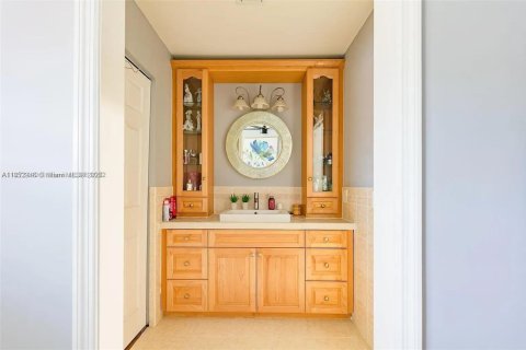 Townhouse in Miami, Florida 3 bedrooms, 170.94 sq.m. № 1859028 - photo 14