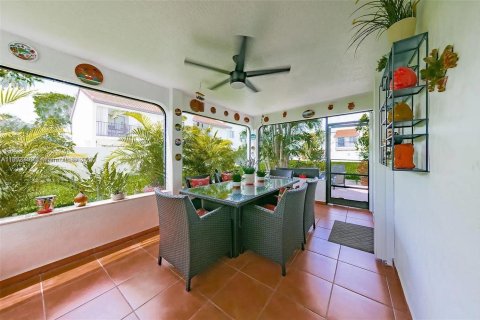 Townhouse in Miami, Florida 3 bedrooms, 170.94 sq.m. № 1859028 - photo 8