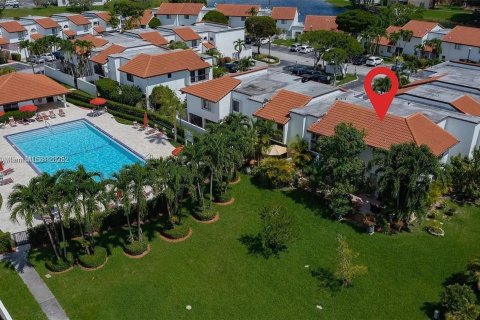 Townhouse in Miami, Florida 3 bedrooms, 170.94 sq.m. № 1859028 - photo 4