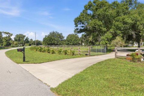 Villa ou maison à vendre à Sarasota, Floride: 3 chambres, 196.95 m2 № 2222896 - photo 3