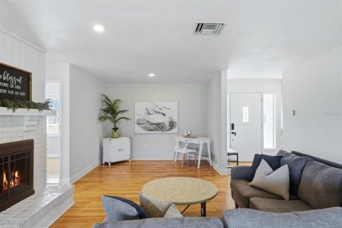 Villa ou maison à vendre à Sarasota, Floride: 3 chambres, 196.95 m2 № 2222896 - photo 15