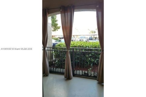 Apartamento en alquiler en Pembroke Pines, Florida, 2 dormitorios, 104.98 m2 № 1867083 - foto 7