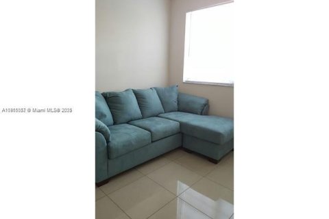 Apartamento en alquiler en Pembroke Pines, Florida, 2 dormitorios, 104.98 m2 № 1867083 - foto 5
