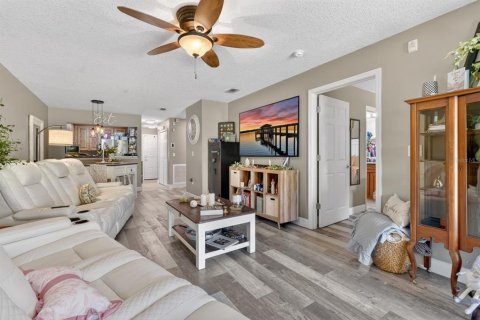 Copropriété à vendre à Welaka, Floride: 2 chambres, 108.51 m2 № 2142463 - photo 11