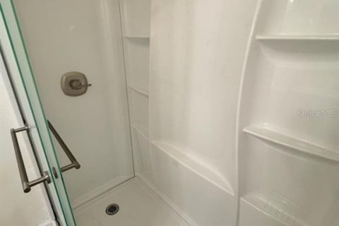 Condo in Lake Wales, Florida, 2 bedrooms  № 1733365 - photo 5