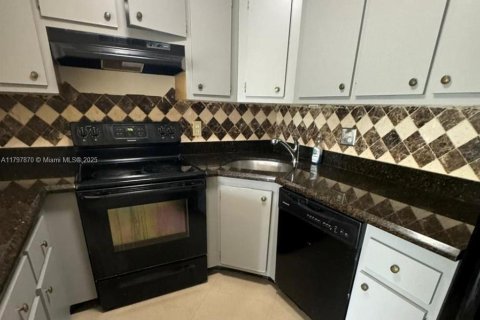 Condo in West Palm Beach, Florida, 2 bedrooms  № 1861981 - photo 6