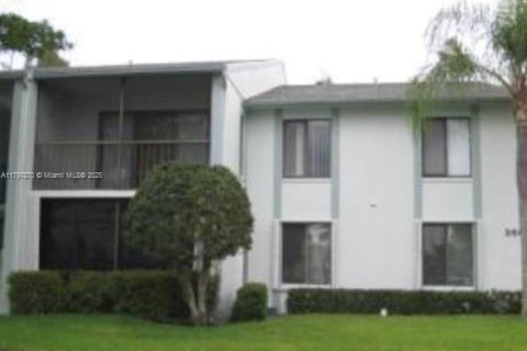 Condo in West Palm Beach, Florida, 2 bedrooms  № 1861981 - photo 2
