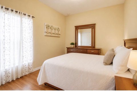 House in Kissimmee, Florida 4 bedrooms, 178.65 sq.m. № 2203099 - photo 7