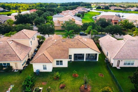 House in Kissimmee, Florida 4 bedrooms, 178.65 sq.m. № 2203099 - photo 12